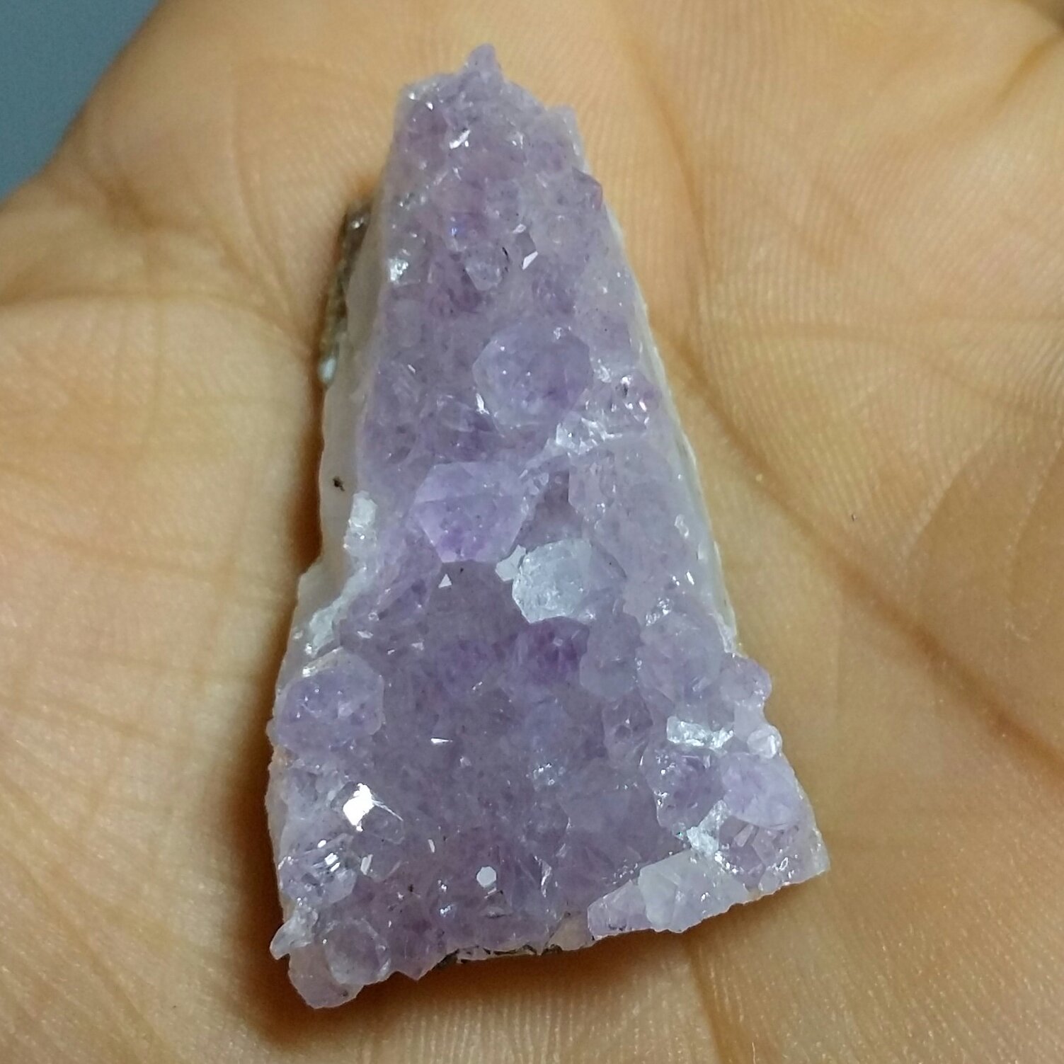 سنگ راف حبه آمتیس بسیار پر رنگ بسیار زیبا دیدنی کاملا طبیعی شاهکار خلقت خااااص
کد 8784