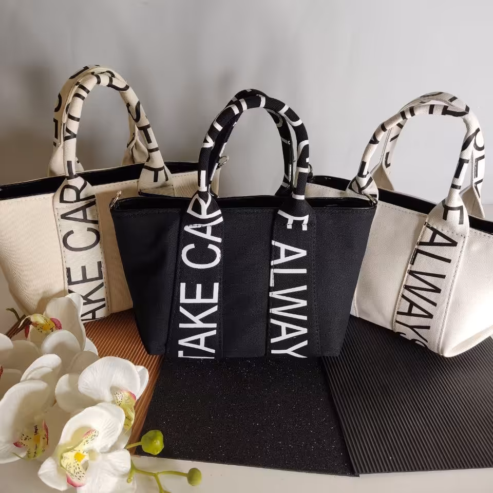 کیف پاسپورتی کتان در سه رنگ مشکی ، کرم و سفید (ارسال رایگان)