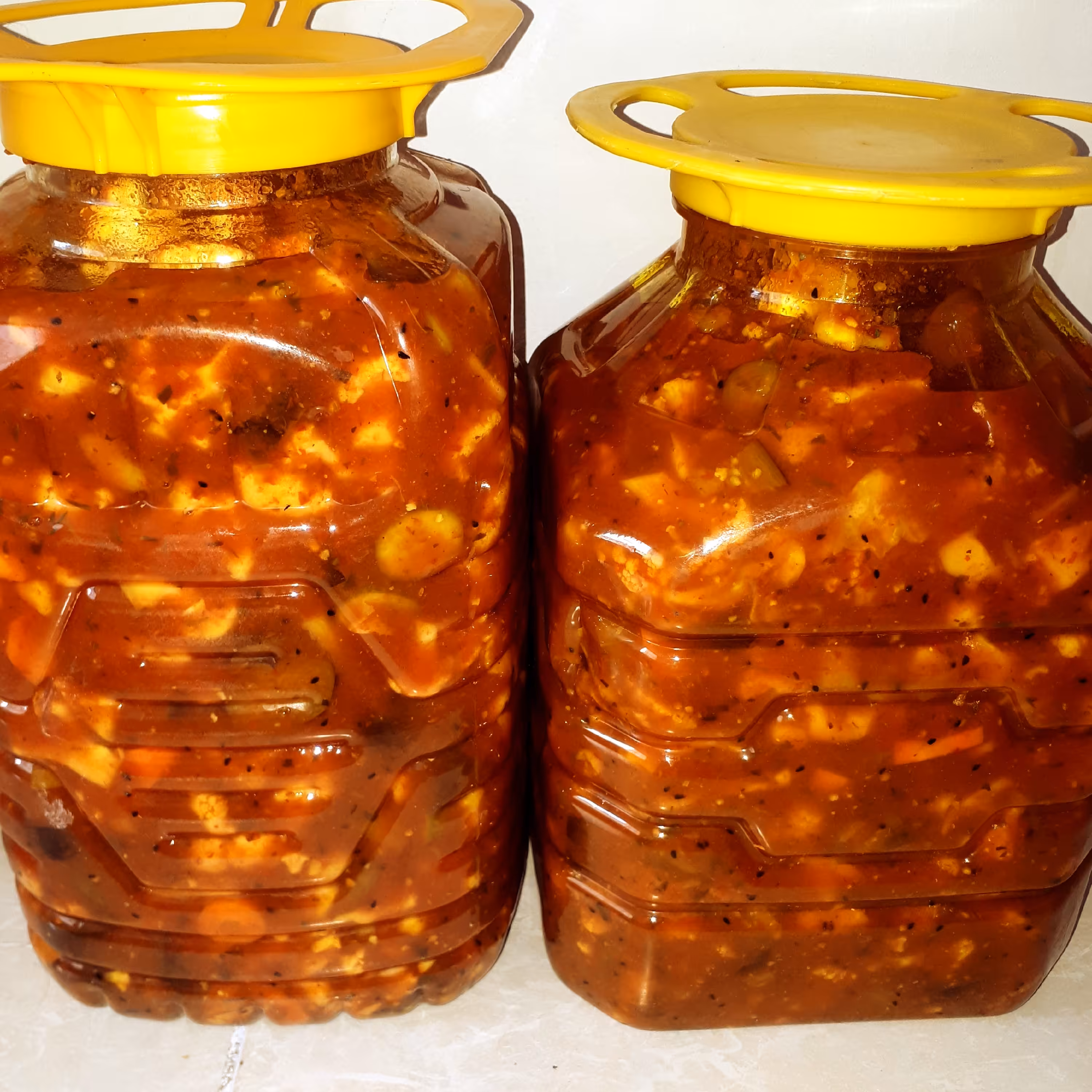 ترشی مشهدی یا سالاد فصل یا گوجه در بسته بندی 10 کیلویی