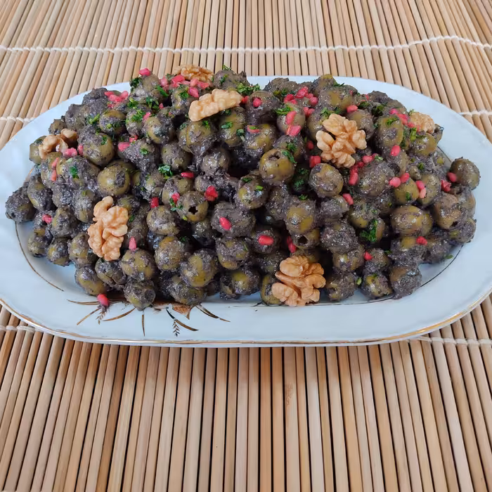 زیتون پرورده اصیل و خوشمزه یک کیلو گرمی