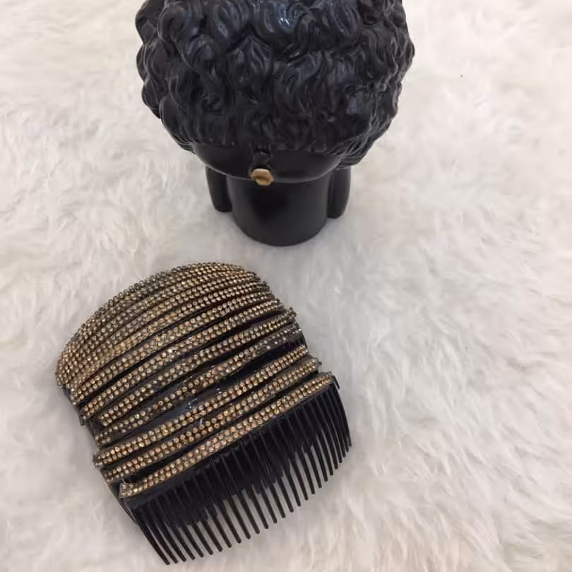 شانه مشکی نوار طلایی 