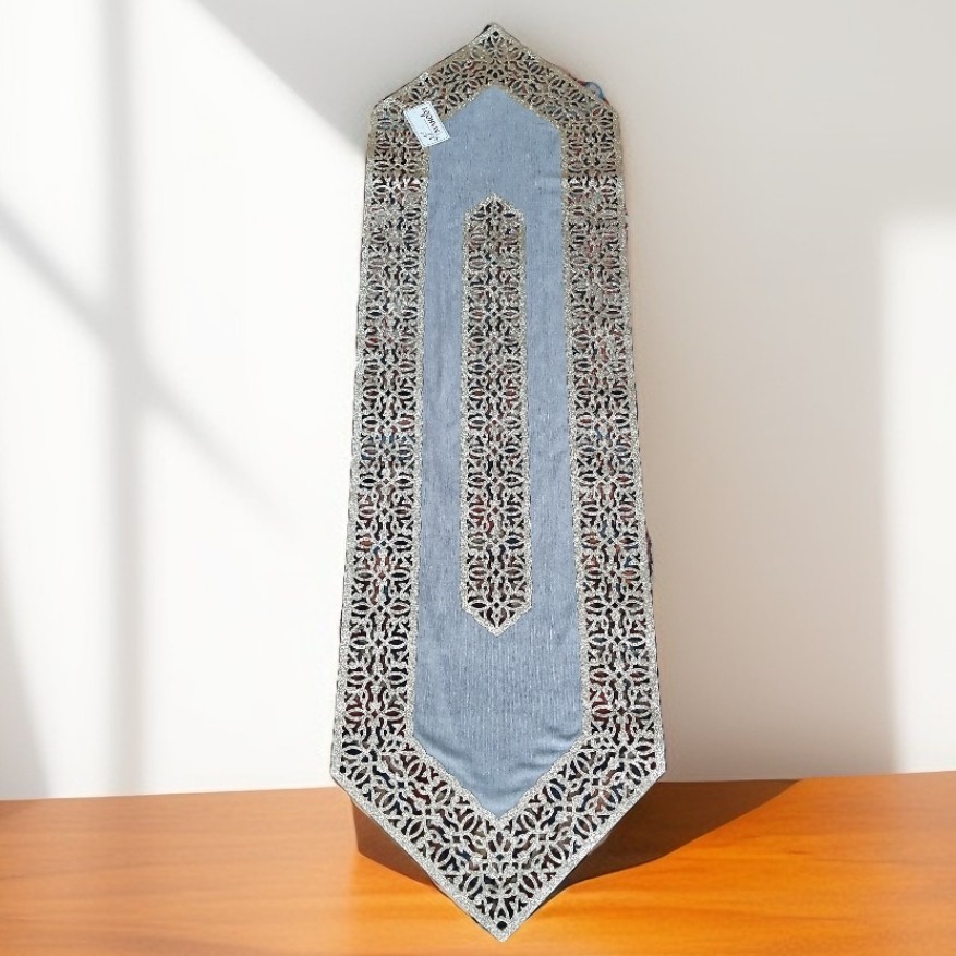 رومیزی رانر مخمل و چرم حاشیه اکلیلی مخصوص میز ناهار خوری و اُپِن آشپزخانه