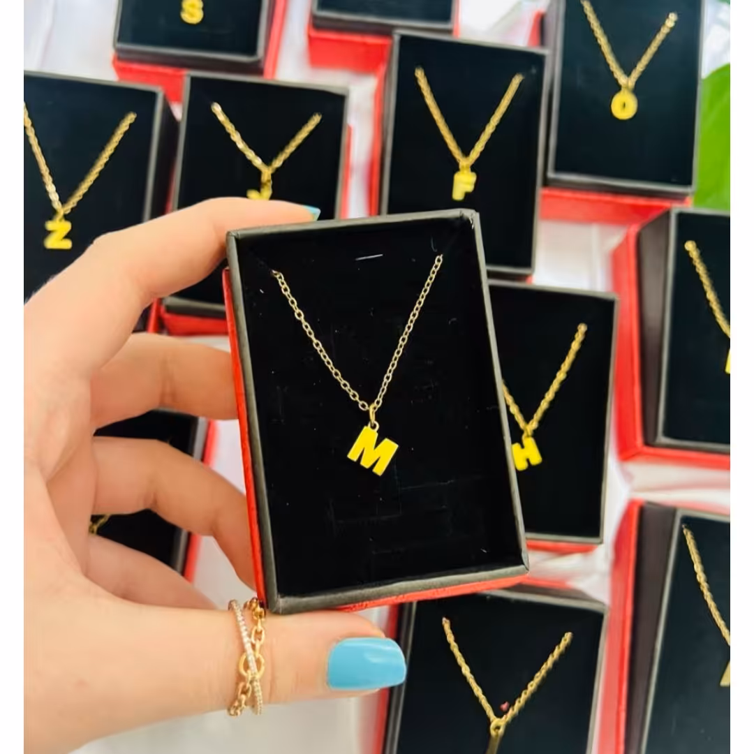 گردنبند حروف M