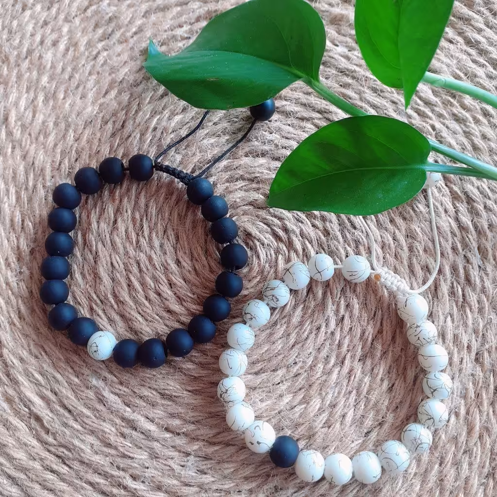 ست دستبند اونیکس مات و طرح دار مشکی سفید