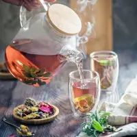 قوری پیرکس در بامبو
حجم 1 لیتری
قابلیت گذاشتن روی شعله ی مستقیم