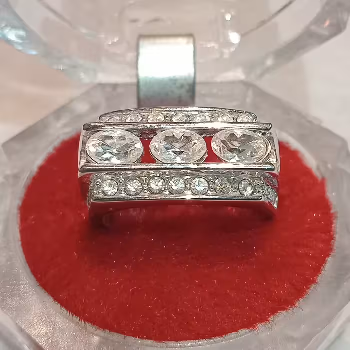 انگشتر استیل نگین دار  رنگ ثابت ،ضد حساسیت کد 5098