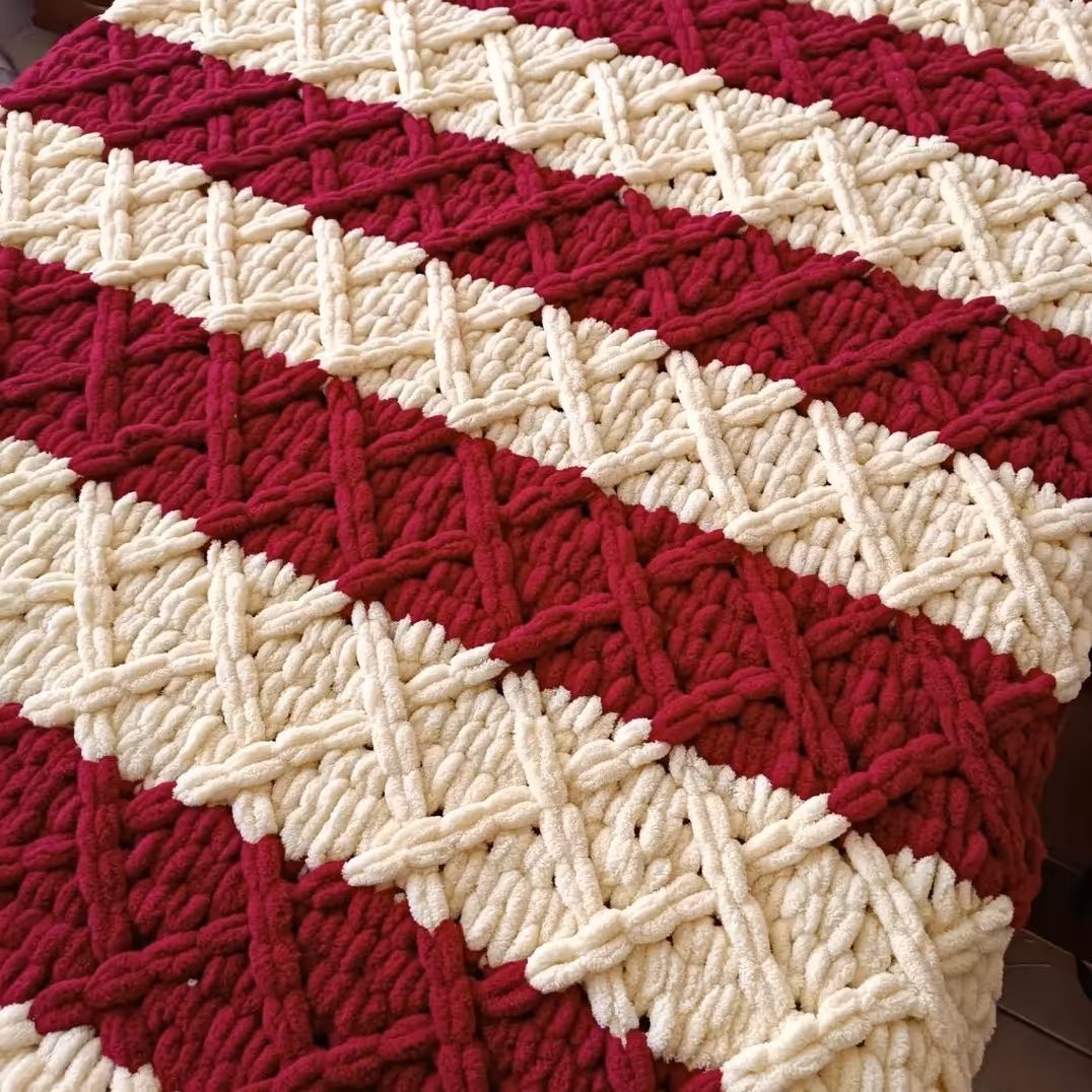 شال مبل  دو رنگ پافی مریم بانو ، طرح لوزی ، دستبافت ، شالمبل