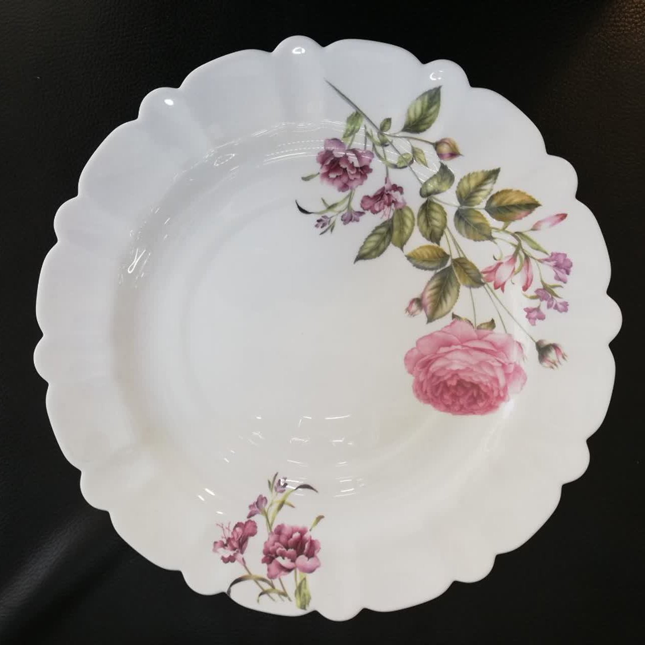 سرویس  های غذاخوری 25 پارچه گرد کنگره طرح های متنوع