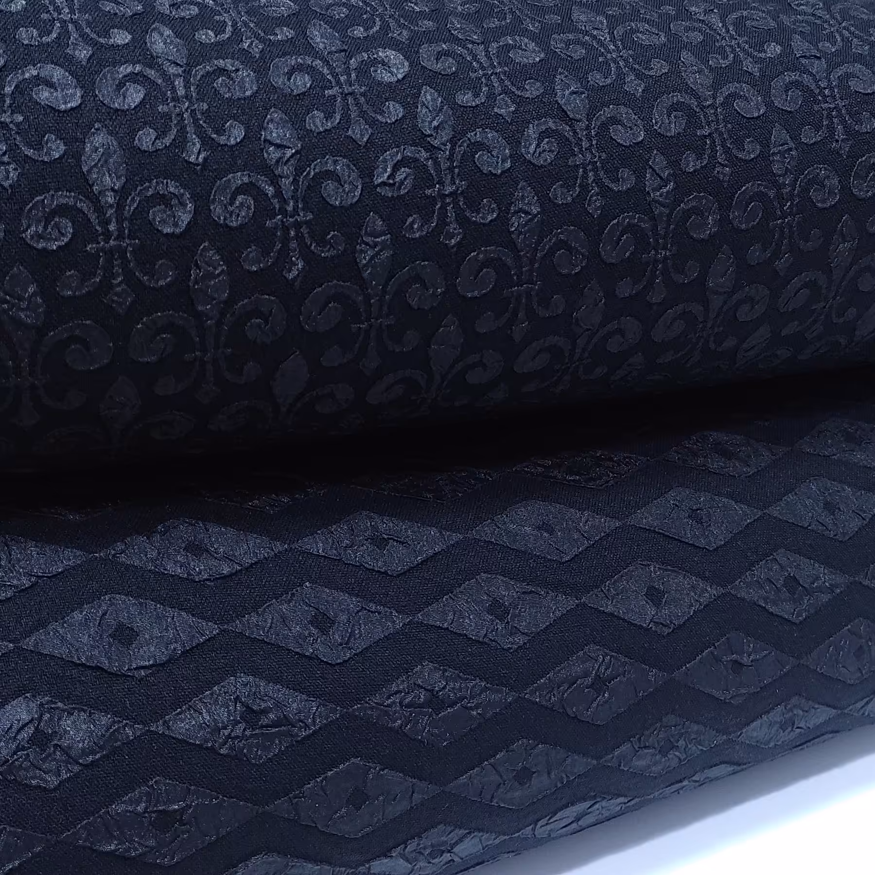 پارچه ژاکارد درجه یک در دو طرح جذاب  عرض 165 