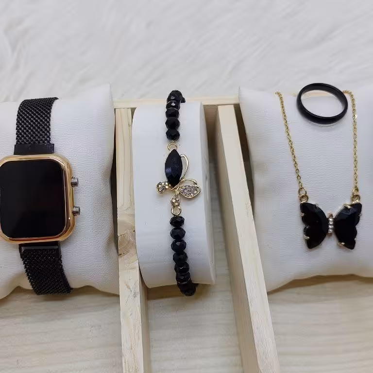 مجموعه ساعت گردبند دسبند حلقه رنگ مشکی طلایی