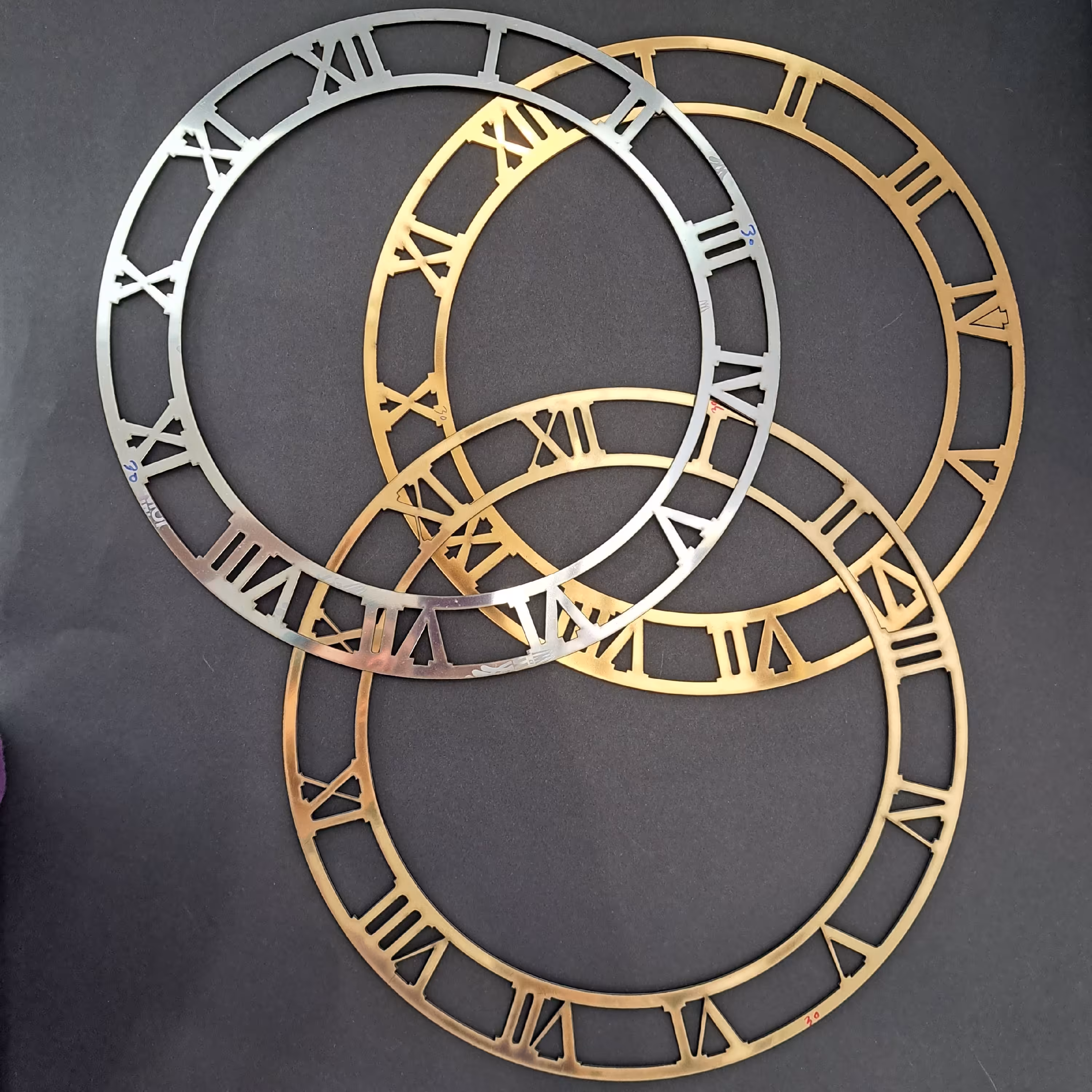 رینگ ساعت با اعداد رومی یونانی، قطر 30 سانت مولتی استایل 