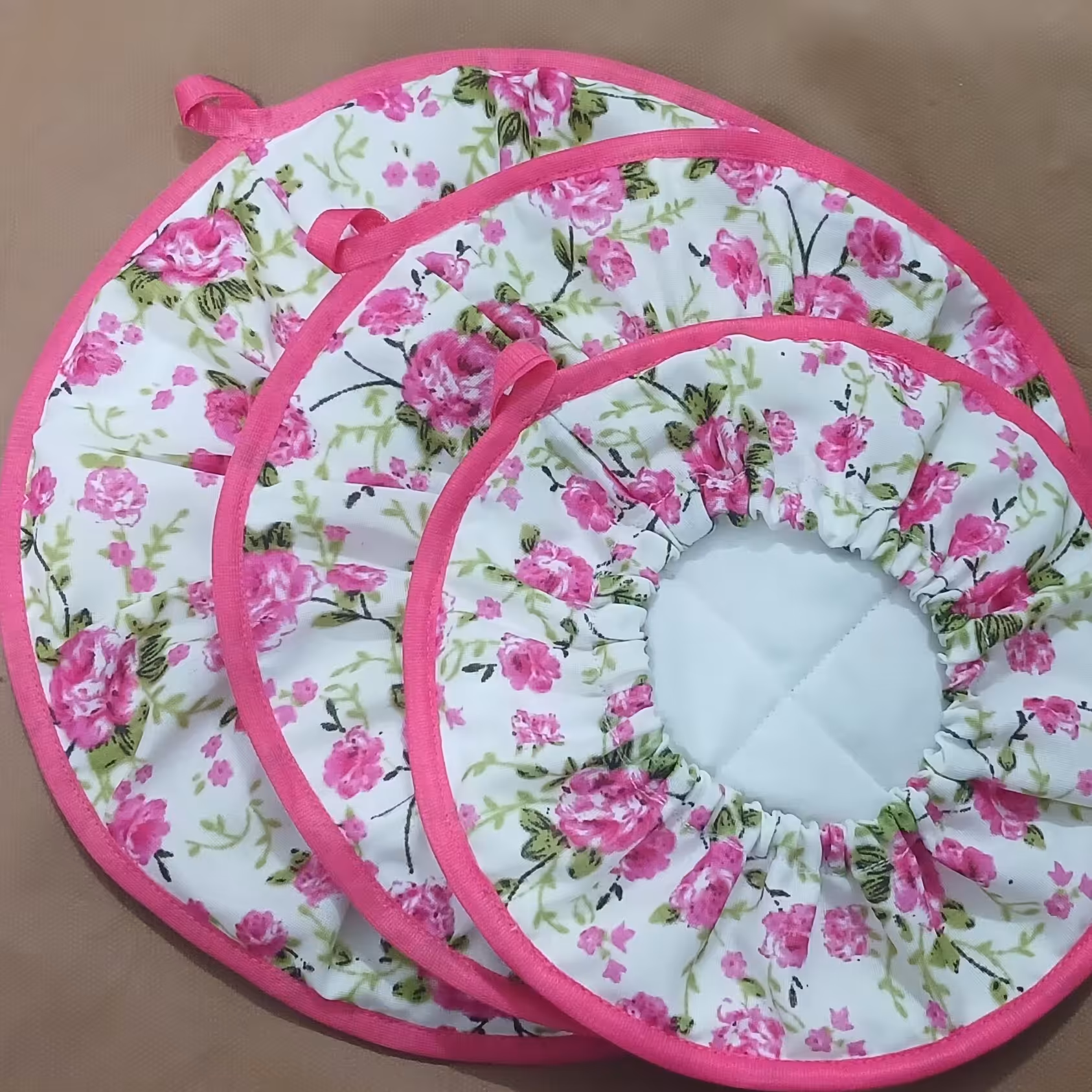 سرویس دمکنی در سه سایز استاندارد  همراه با یک جفت دستگیره مربع