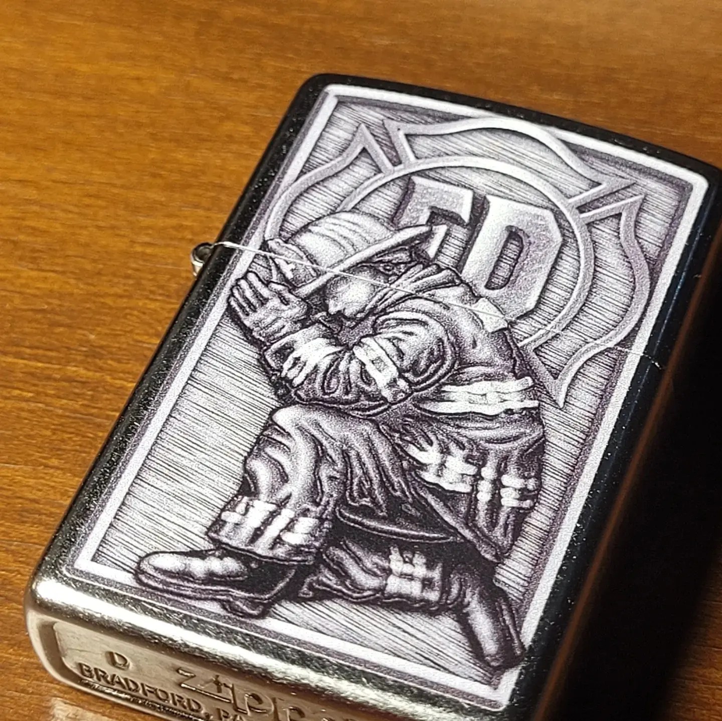 فندک زیپو اورجینال طرح آتش نشان