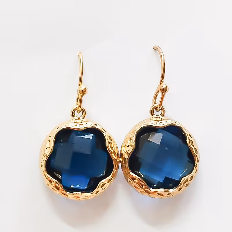 گوشواره آویز ی با نگین سورمه ای با تلالو و کیفیت بسیار بالا مناسب هدیه 