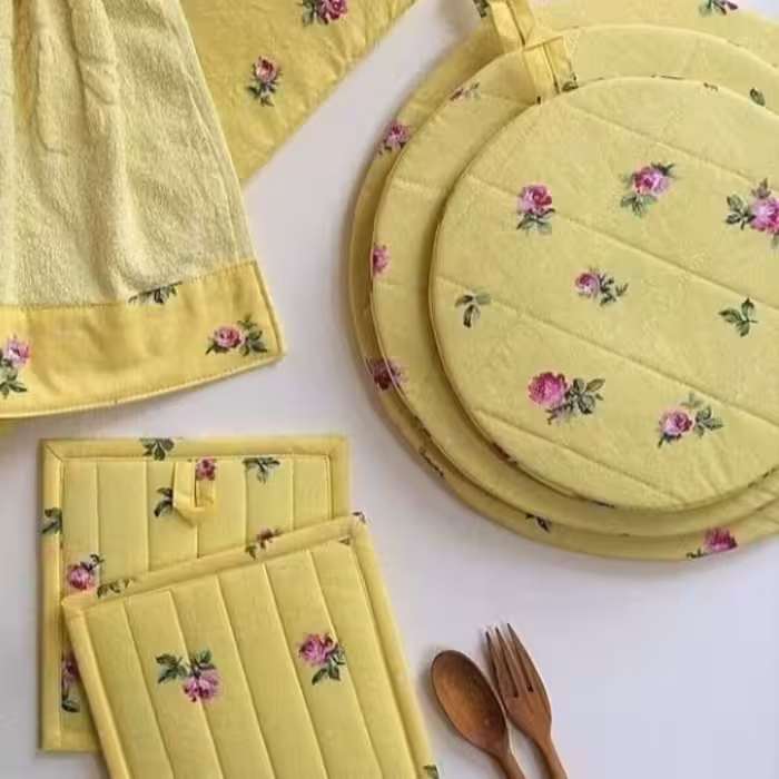 ست دمکنی کشدار ساده و دستگیره مربعی رنگ زرد  