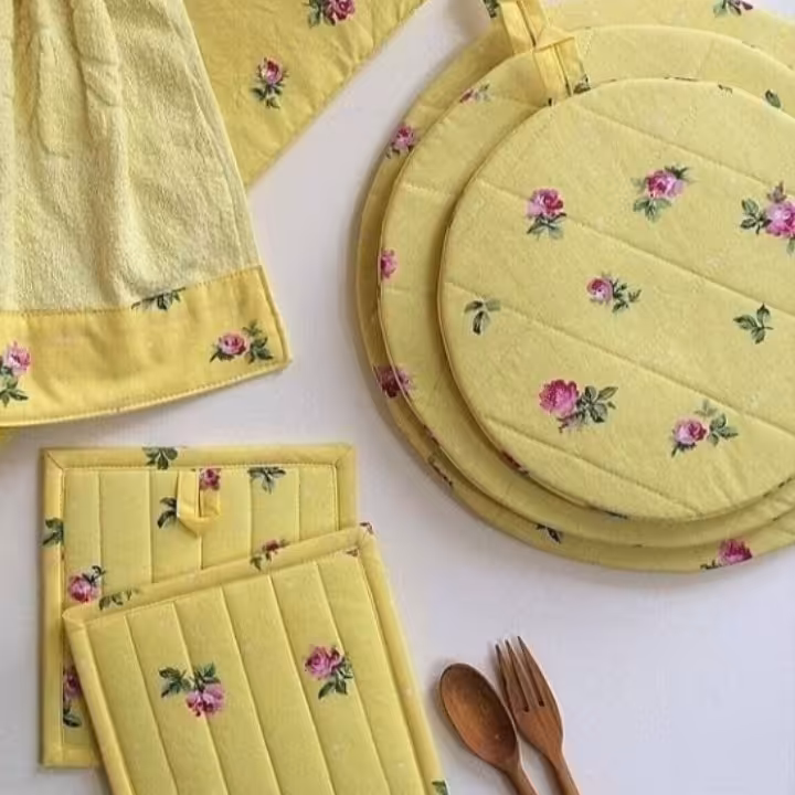 ست دمکنی کشدار ساده و دستگیره مربعی رنگ زرد  