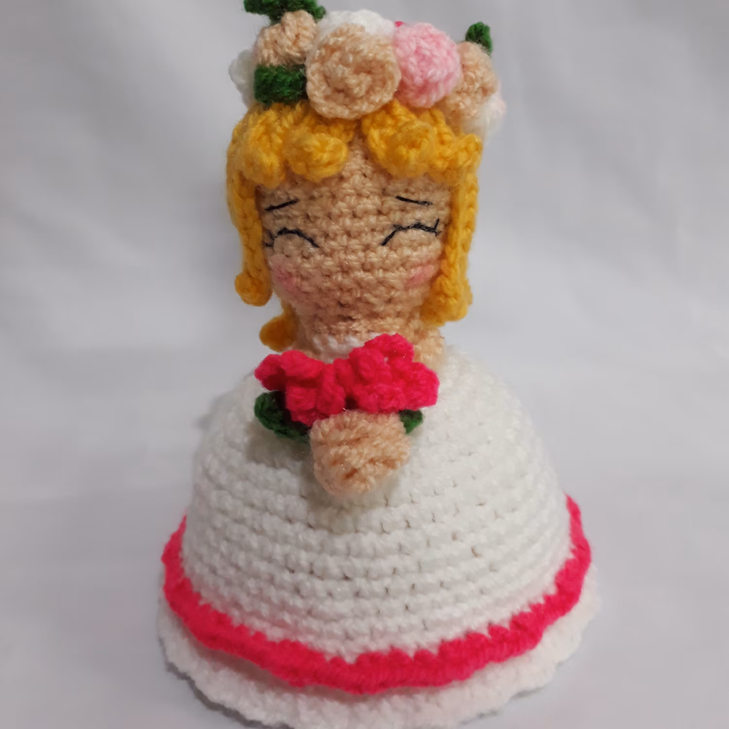 عروسک دست بافت  دوطرفه عروس و دسته گل 3