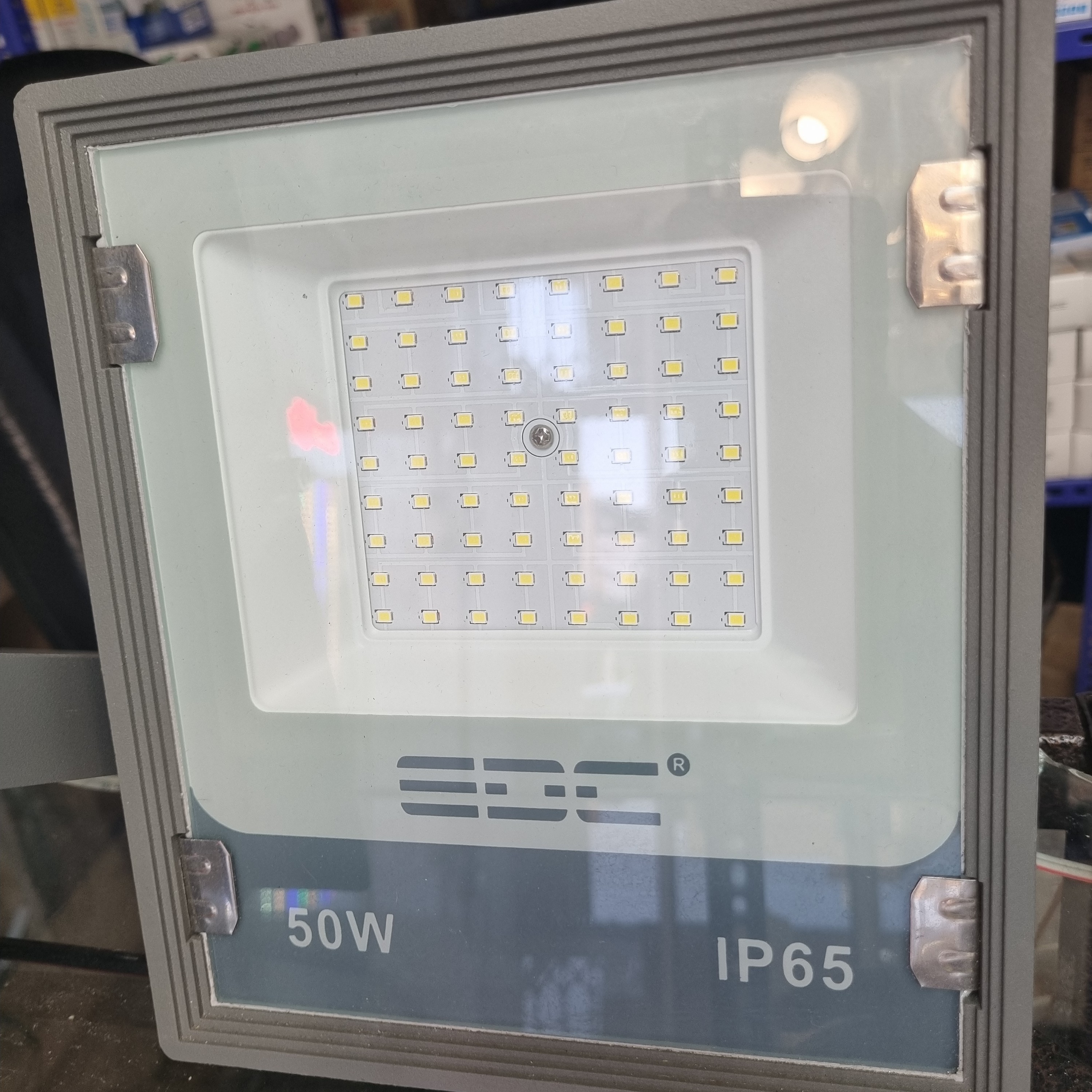 پرژکتور 50wاز برند EDC