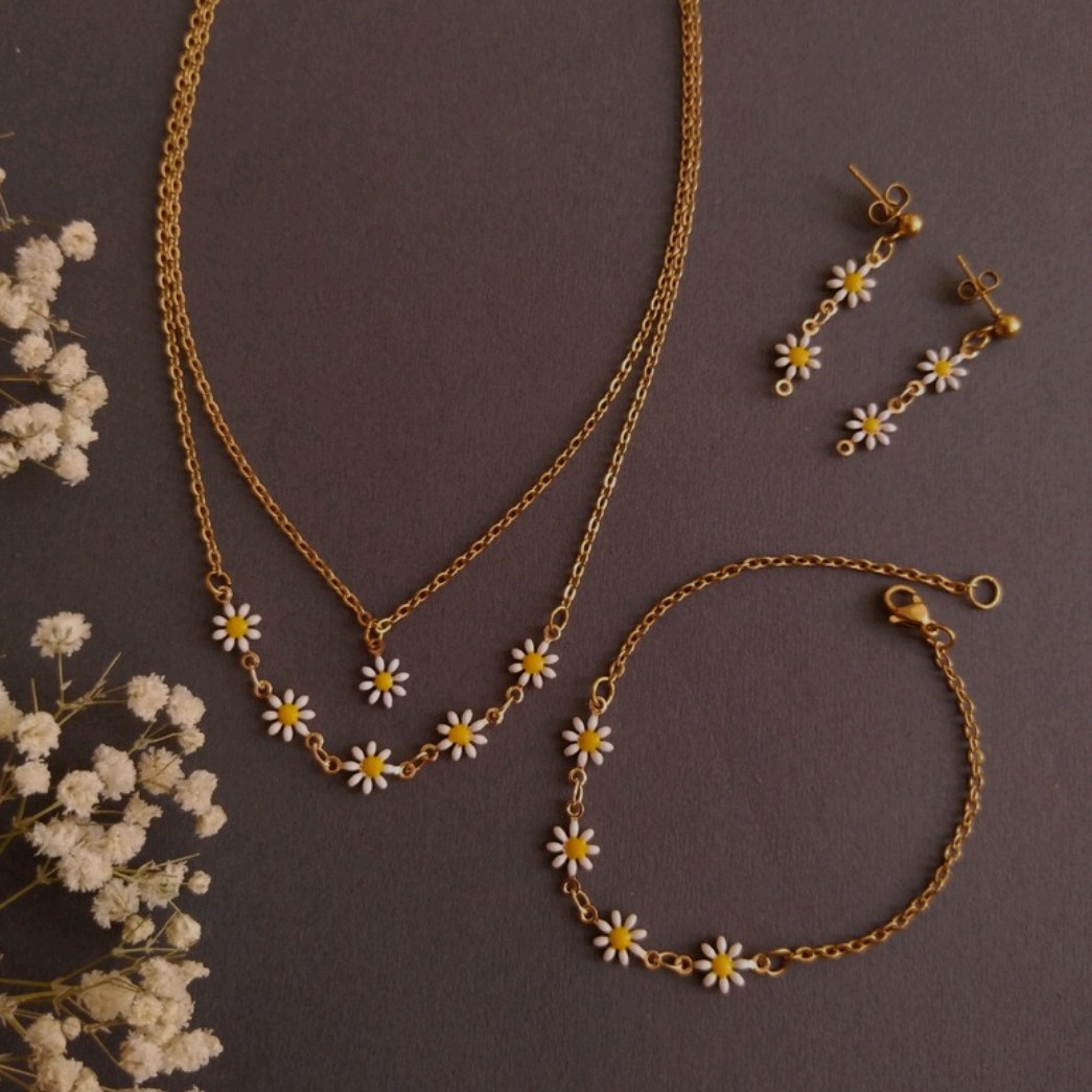 ست بابونه گردنبند دستبند و انگشتر و گوشواره 