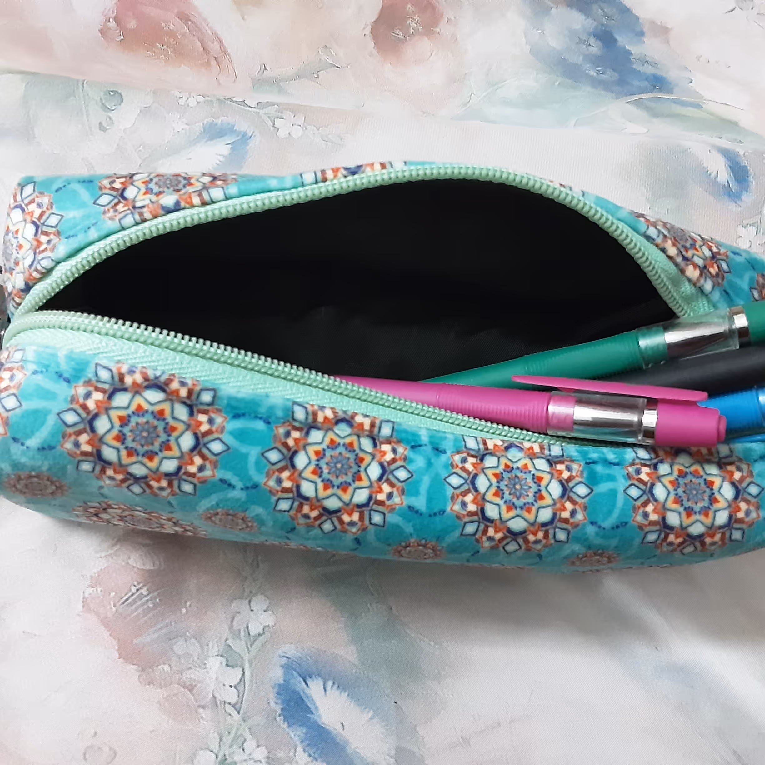 جامدادی یوتاب طرح ج603