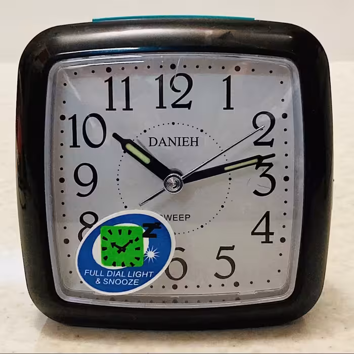 ساعت رومیزی برند دانیه رنگ مشکی با کیفیت بالا