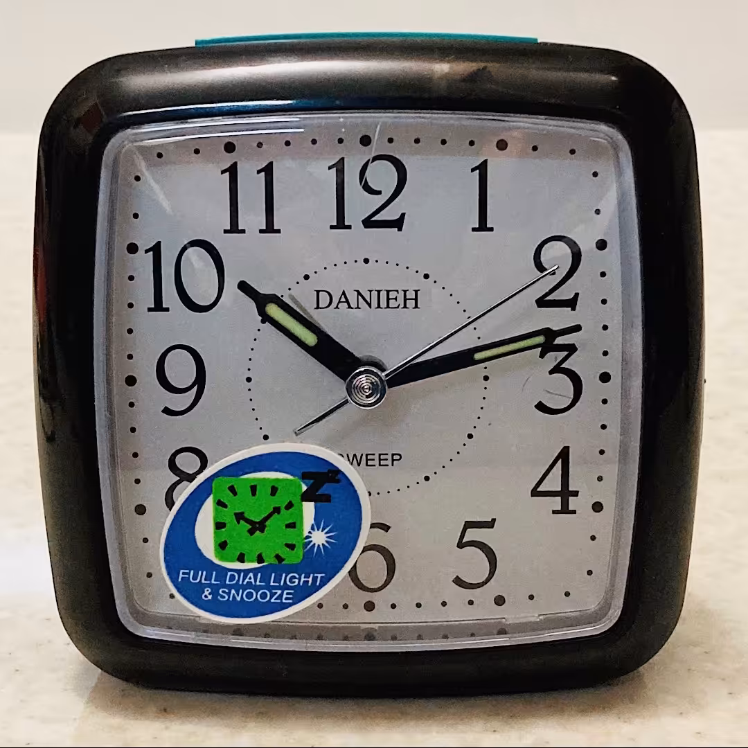 ساعت رومیزی برند دانیه رنگ مشکی با کیفیت بالا