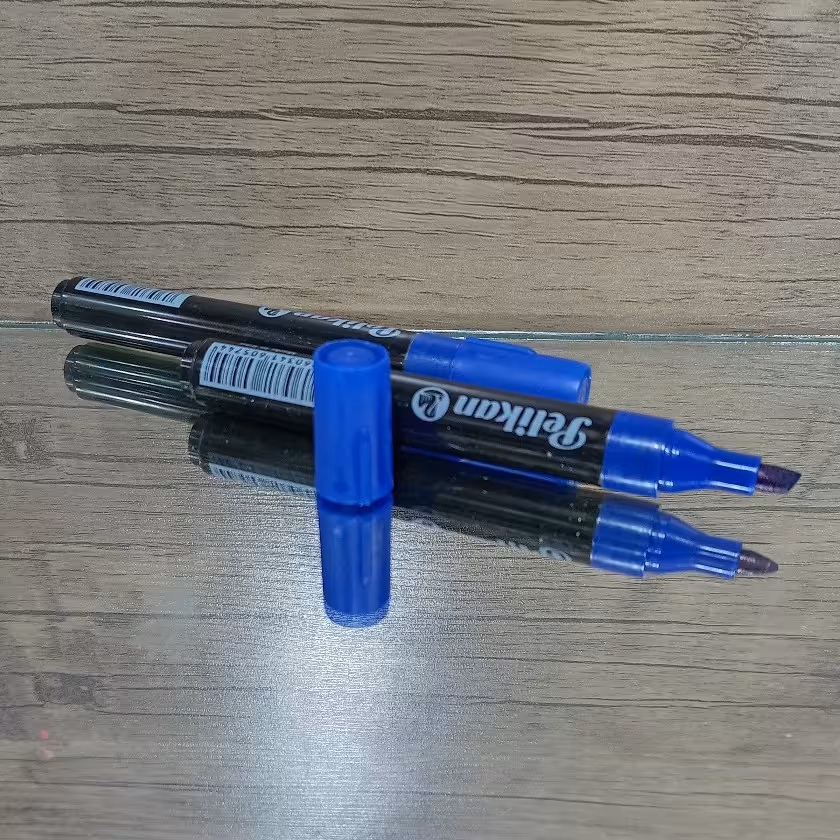 ماژیک غیر وایت برد ابی و مشکی بسته دو عددی(ماژیک پلیکان.ماژیک رنگ ثابت)