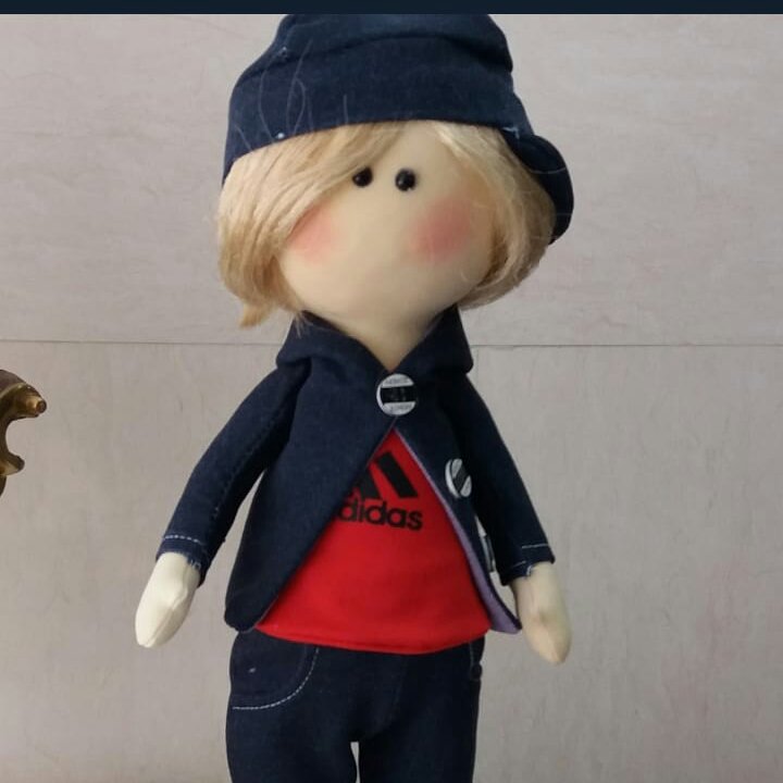 عروسک روسی پسرباکت وشلواروتیشرت قرمز