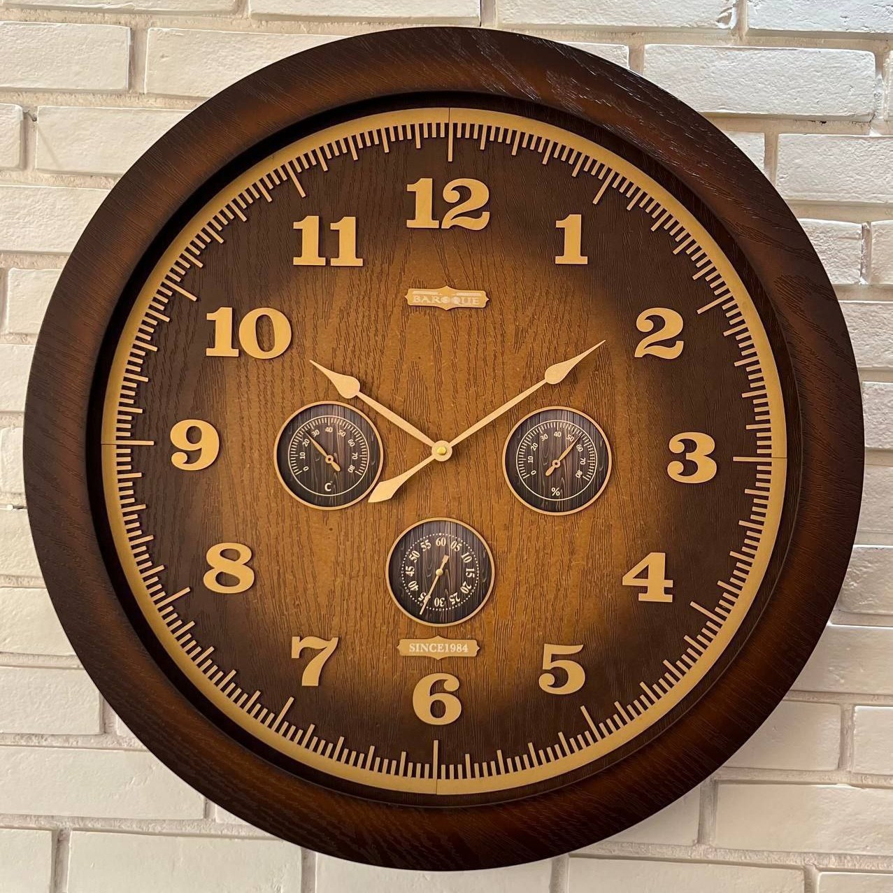 ساعت دیواری