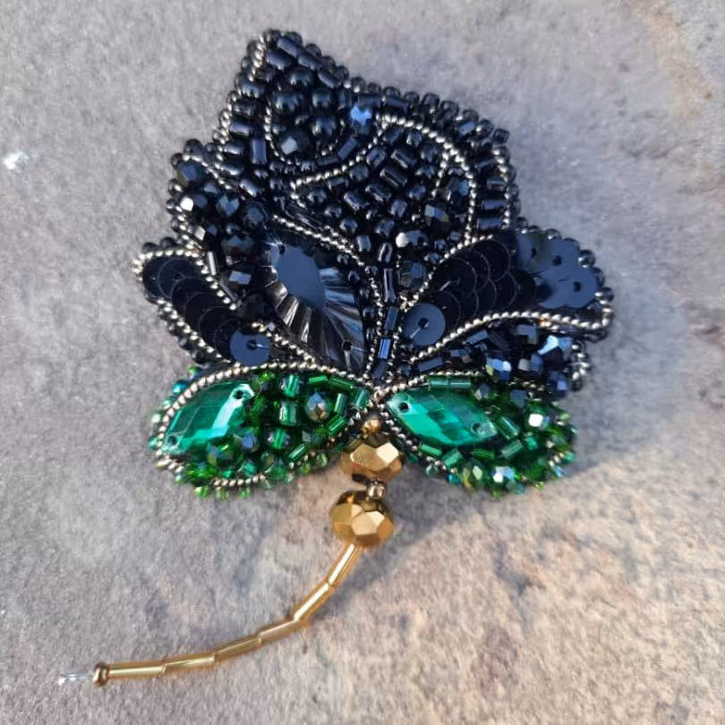 گل جواهردوزی شده