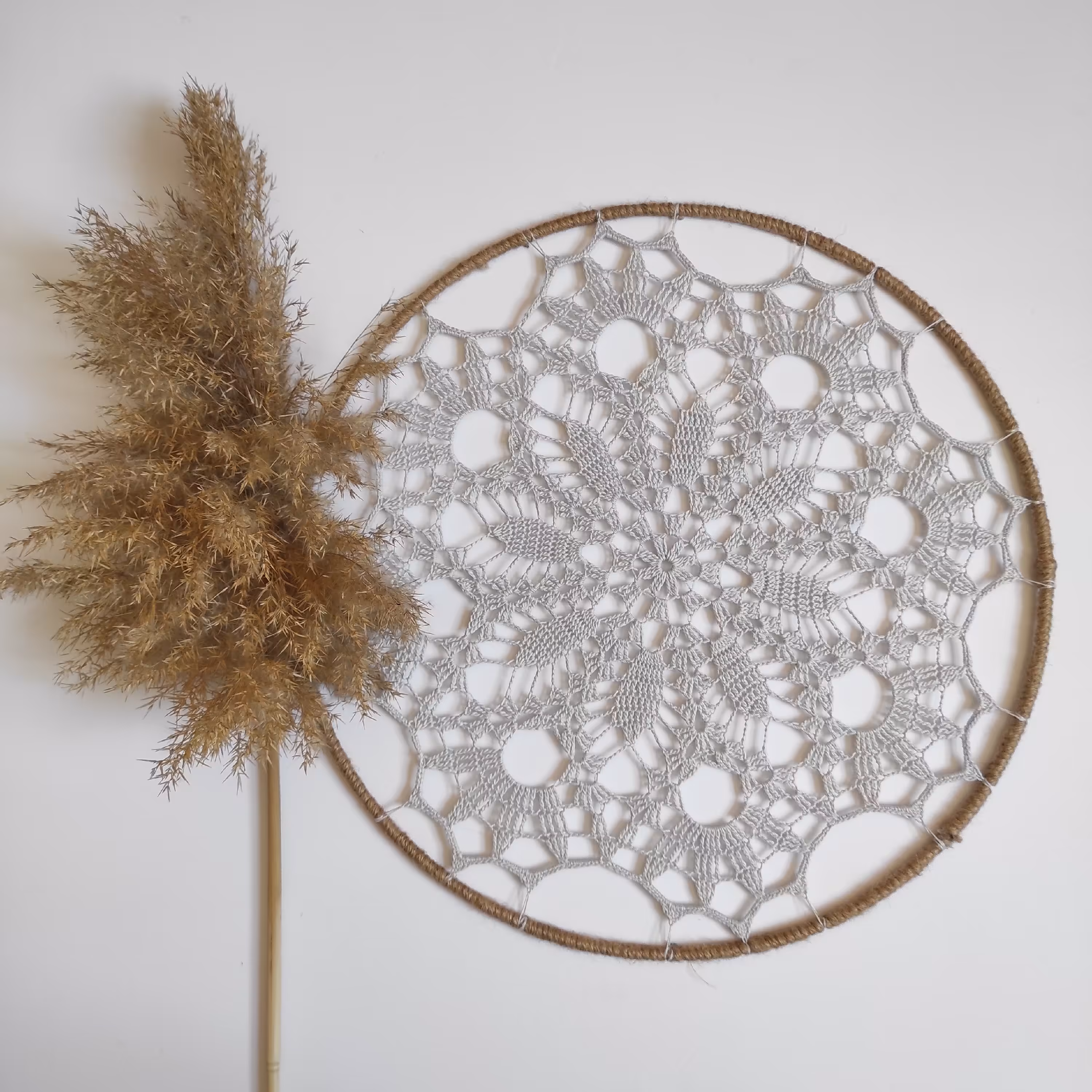 دیوار کوب طرح دریم کچر  رنگ طوسی قطر 40 مناسب برای تزئینات دیواری منازل 