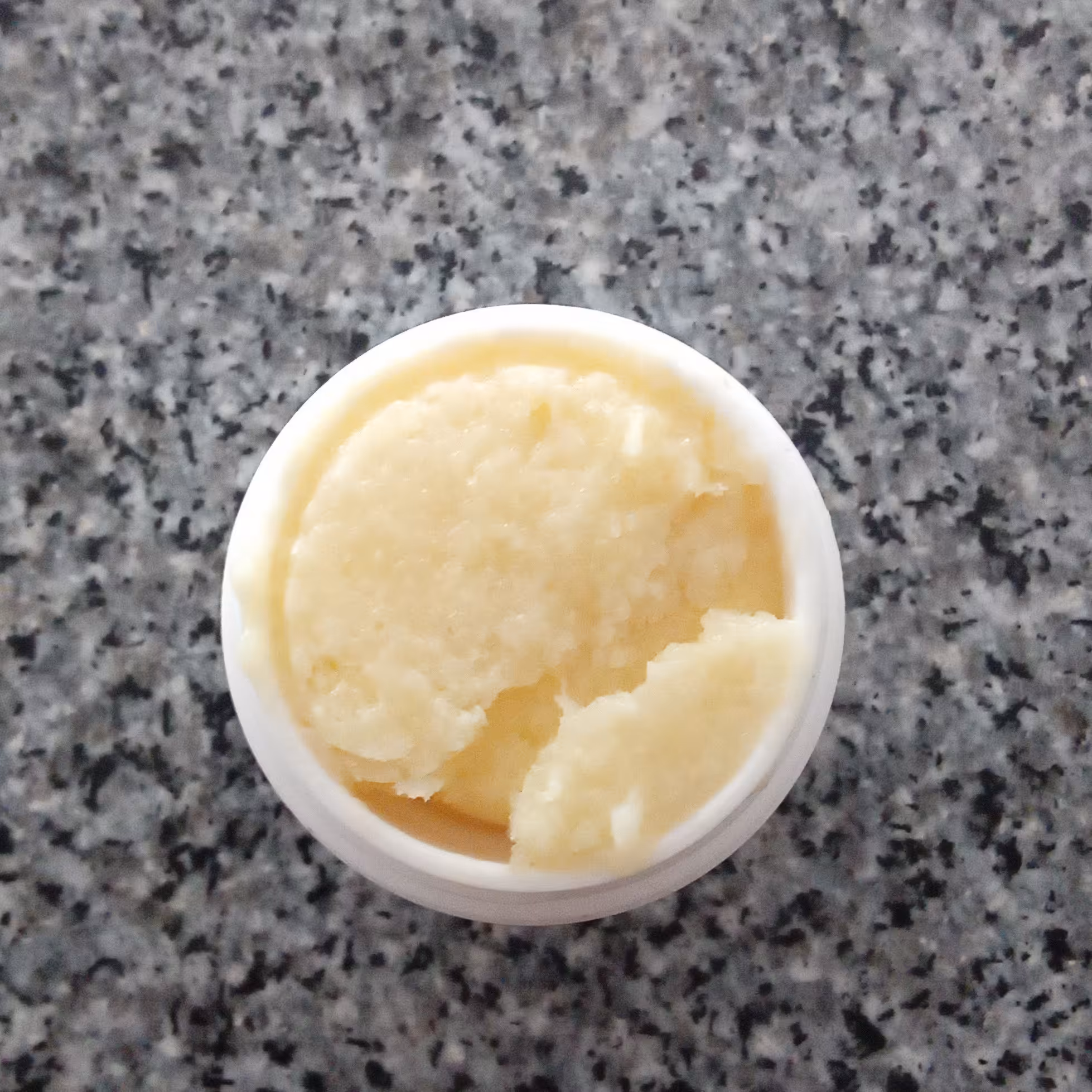 ژل رویال خالص و تازه. . مناسب برای ناباروری در زنان و مردان.و فشارخون.دیابت و  سرطان..