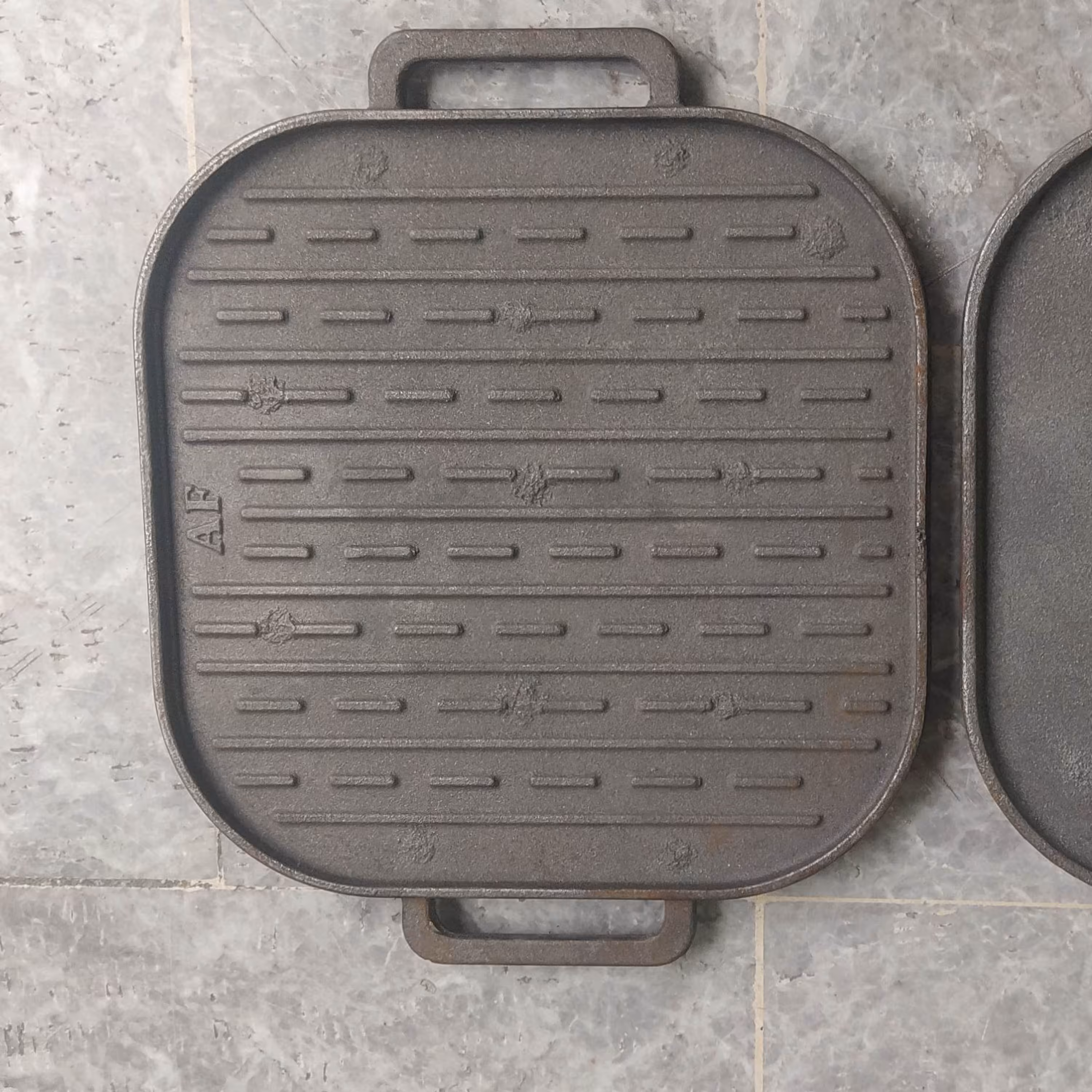 تابه استیک مربع چدنی