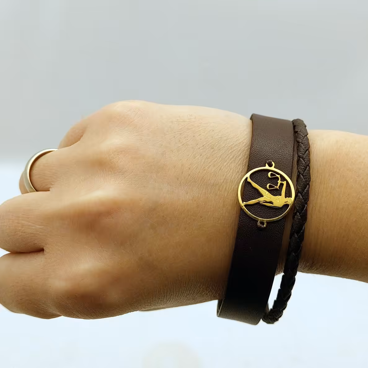 دستبند چرمی ماه مهر 