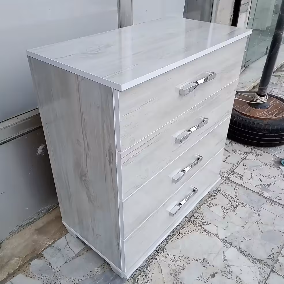 دراور چهار کشو.طرح آنتیک کاج براق.ریل ساچمه ای.پایه مبلی.ارسال با باربری به صورت پس کرایه