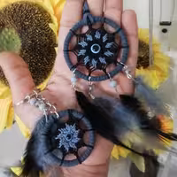 اویز ماشین و جاسوئیچی ست طرح دریم کچر با رنگ طوسی مشگی 