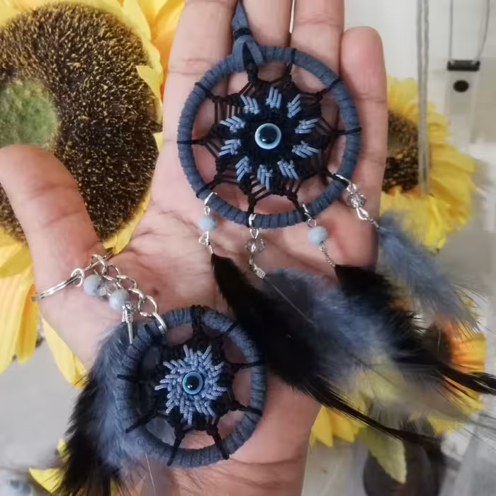 اویز ماشین و جاسوئیچی ست طرح دریم کچر با رنگ طوسی مشگی 