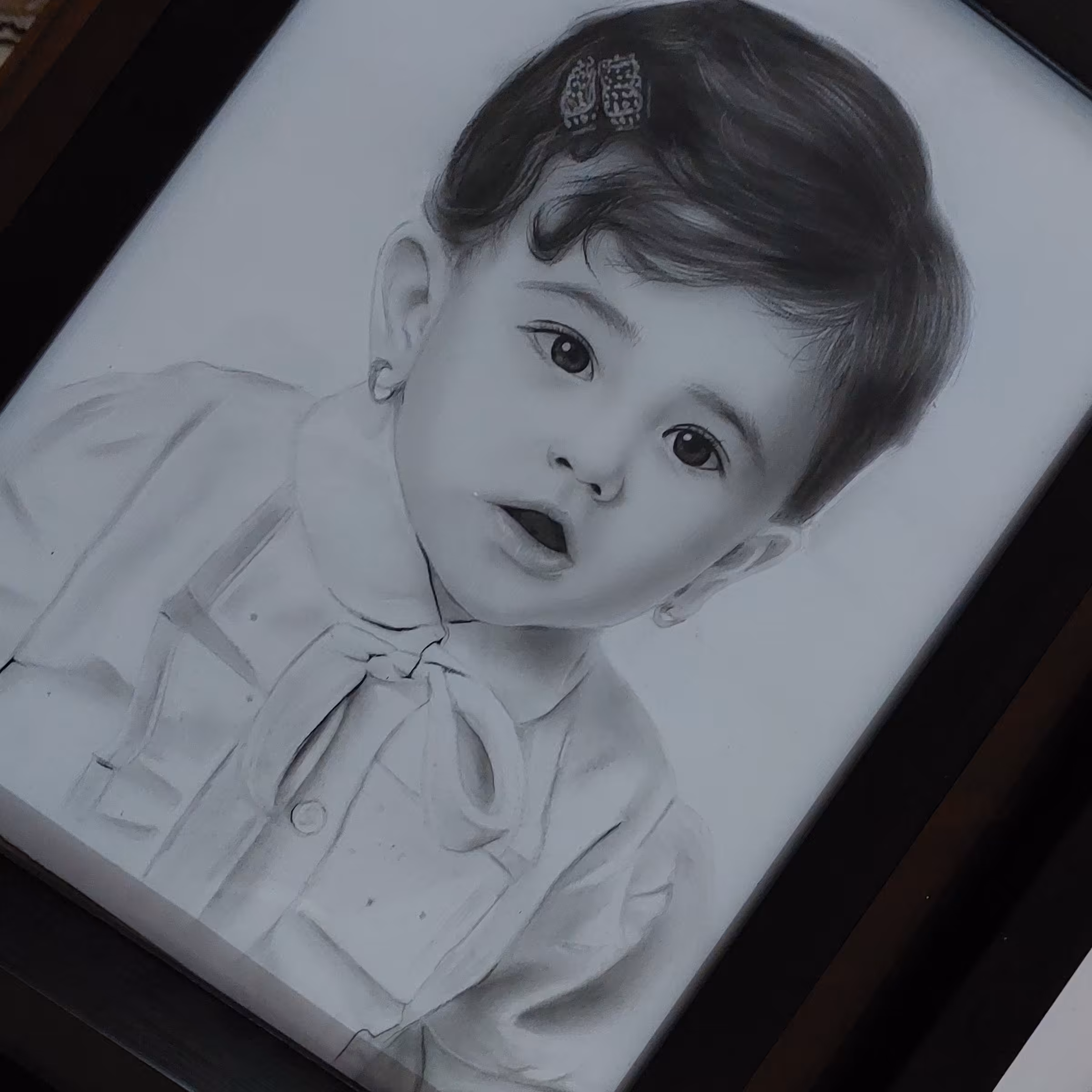 طراحی چهره سیاه قلم هدیه خاص و هنری