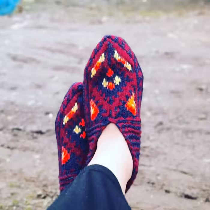 پاپوش ضخیم کوهنوردی و مسافرتی زنانه و مردانه دستبافت سنتی کوتاه