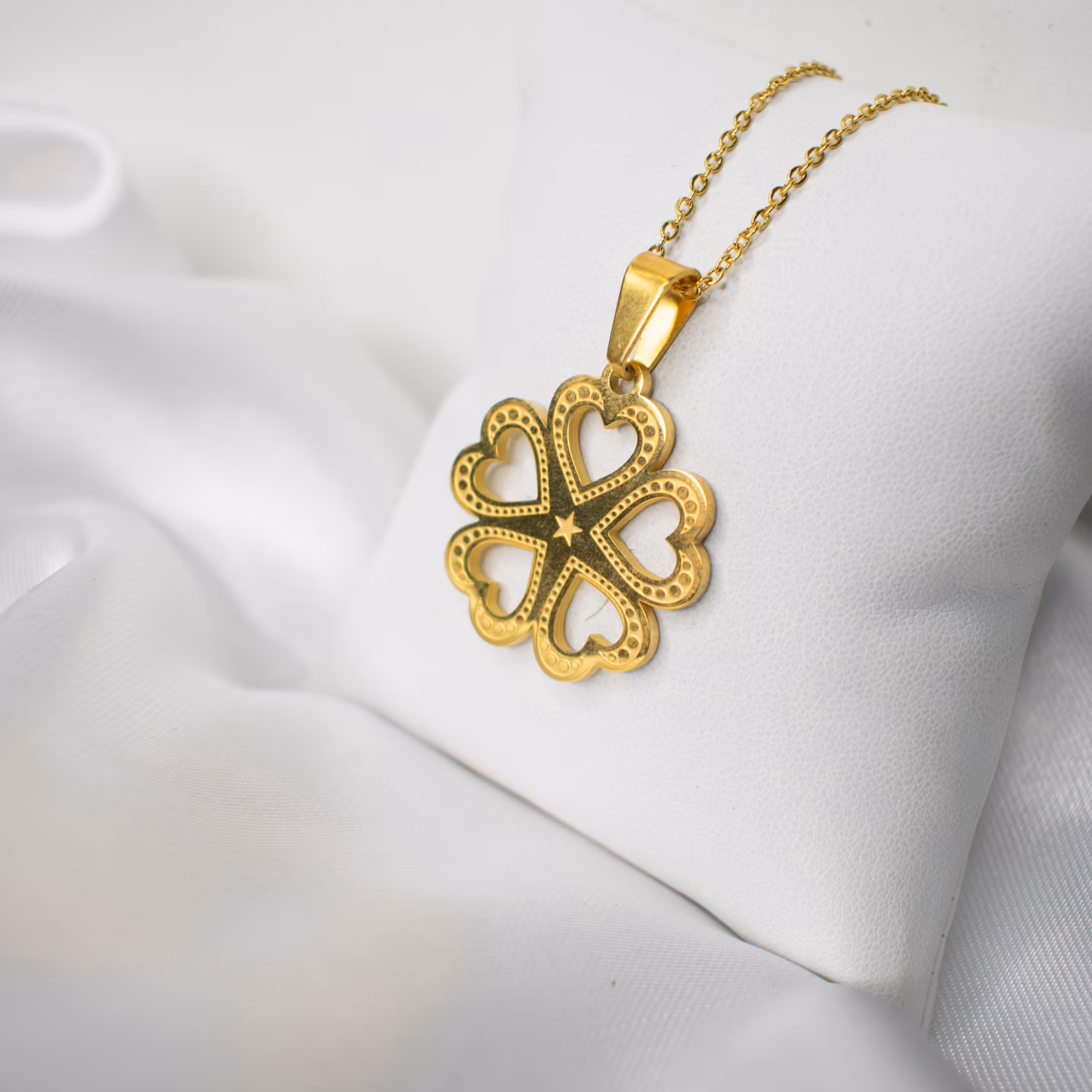 گردنبند استیل طرح گل بدون حساسیت کد5480