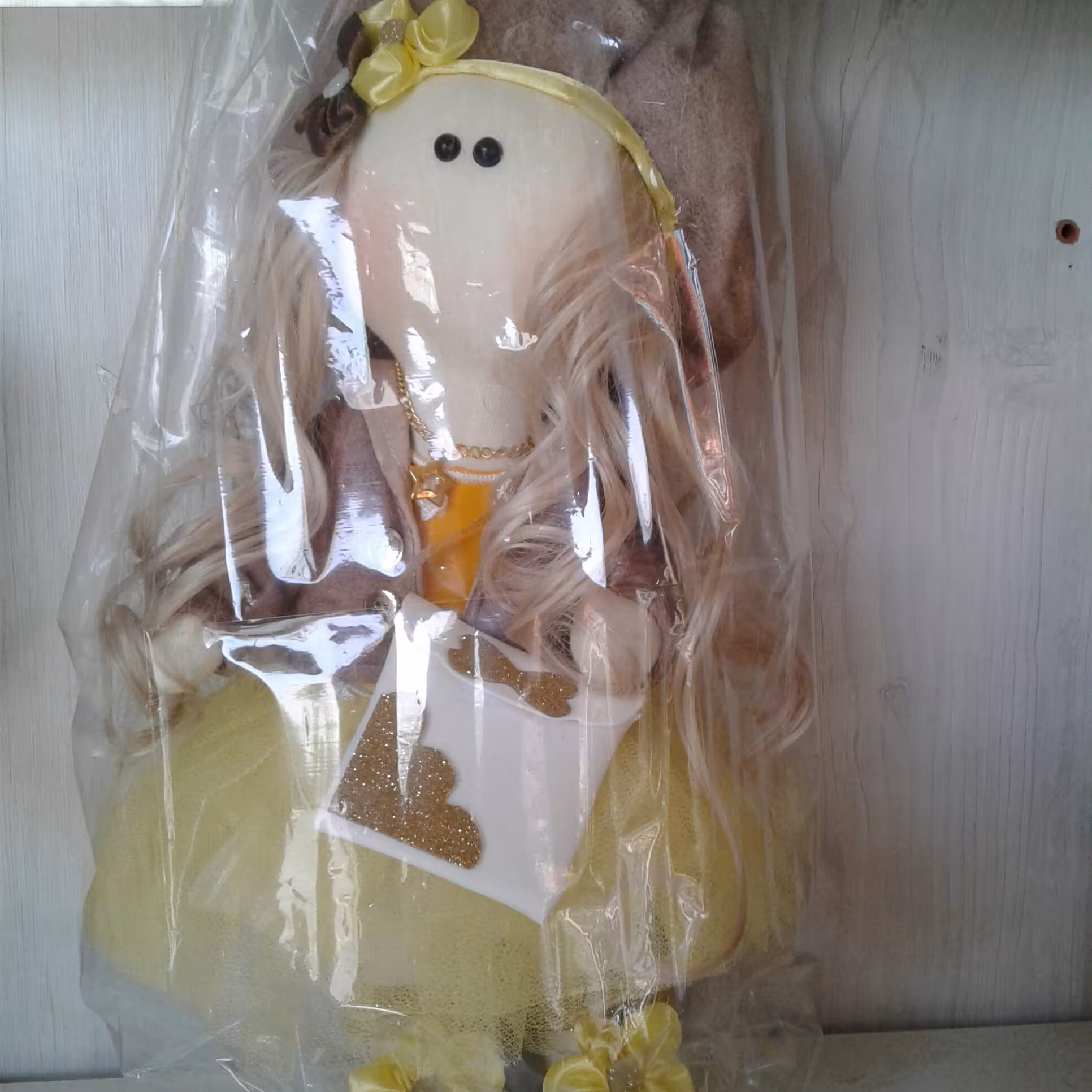 عروسک روسی دست ساز با کفش سفید گل دار