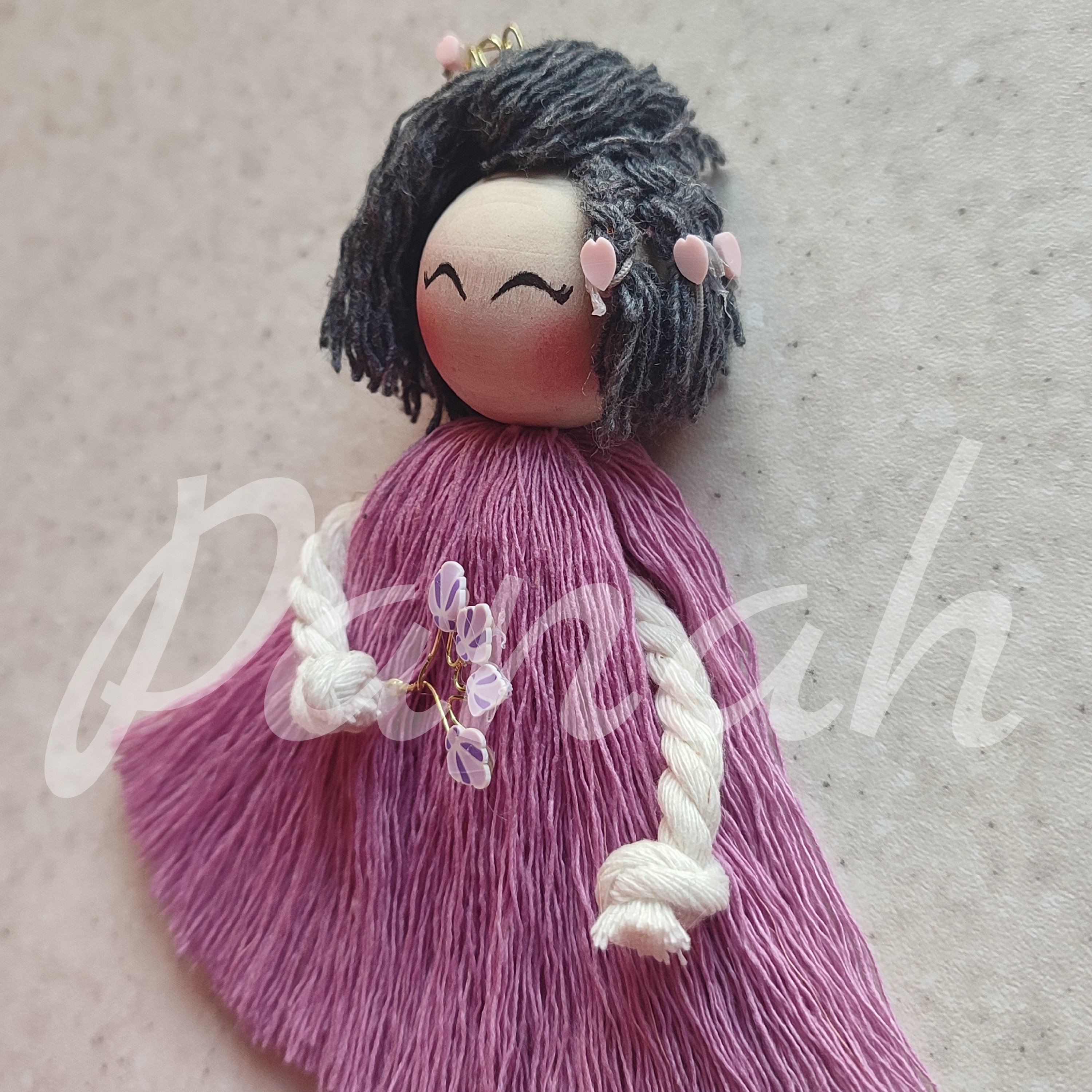 عروسک نخی هستی

