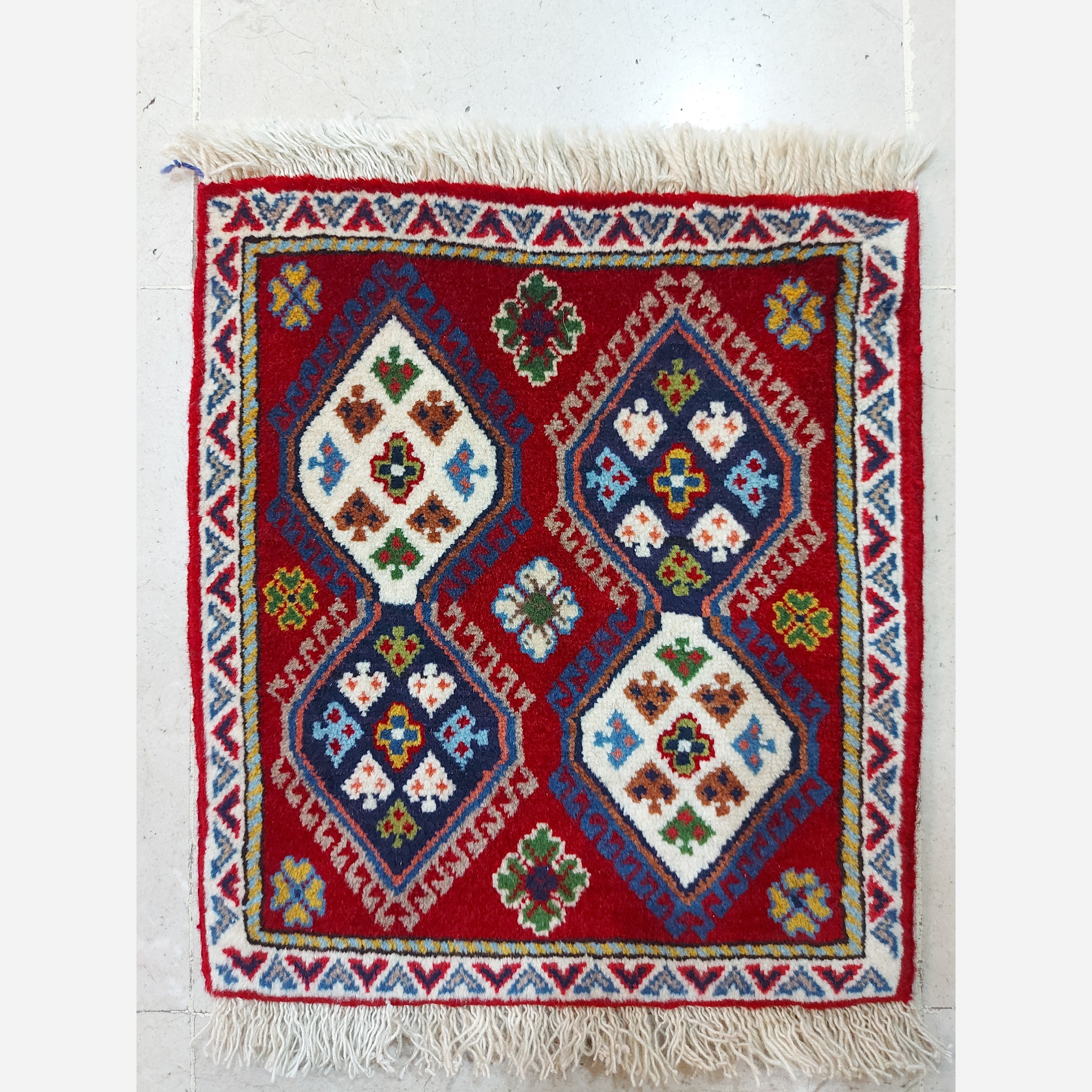 فرش دستبافت یلمه چهل در چهل 