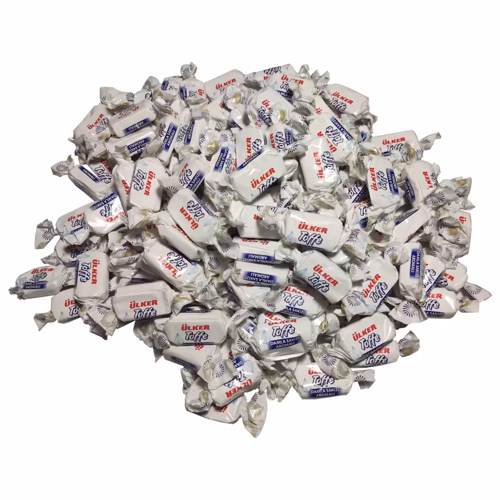 تافی ترکیه‌ای ÜLKER با طعم سقز در بسته بندی های 500 گرمی. با میزان شیرینی ملایم و طعم دلنشین سقز. طعمی به یاد ماندنی
