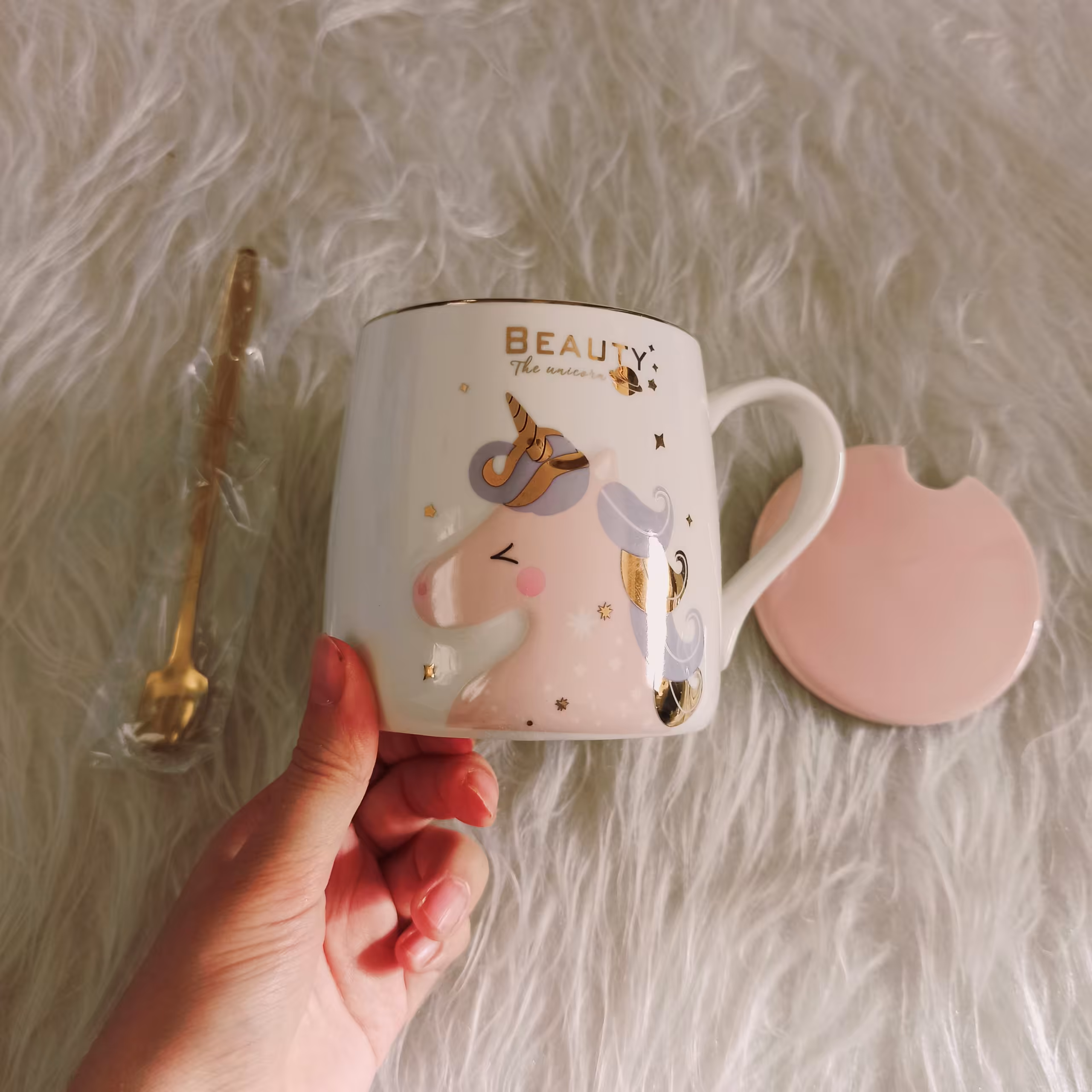 ماگ یونیکورن، سرامیکی، درب دار، دارای قاشق فلزی، حجم360میلی لیتر(بسته بندی شیک +اشانتیون) 