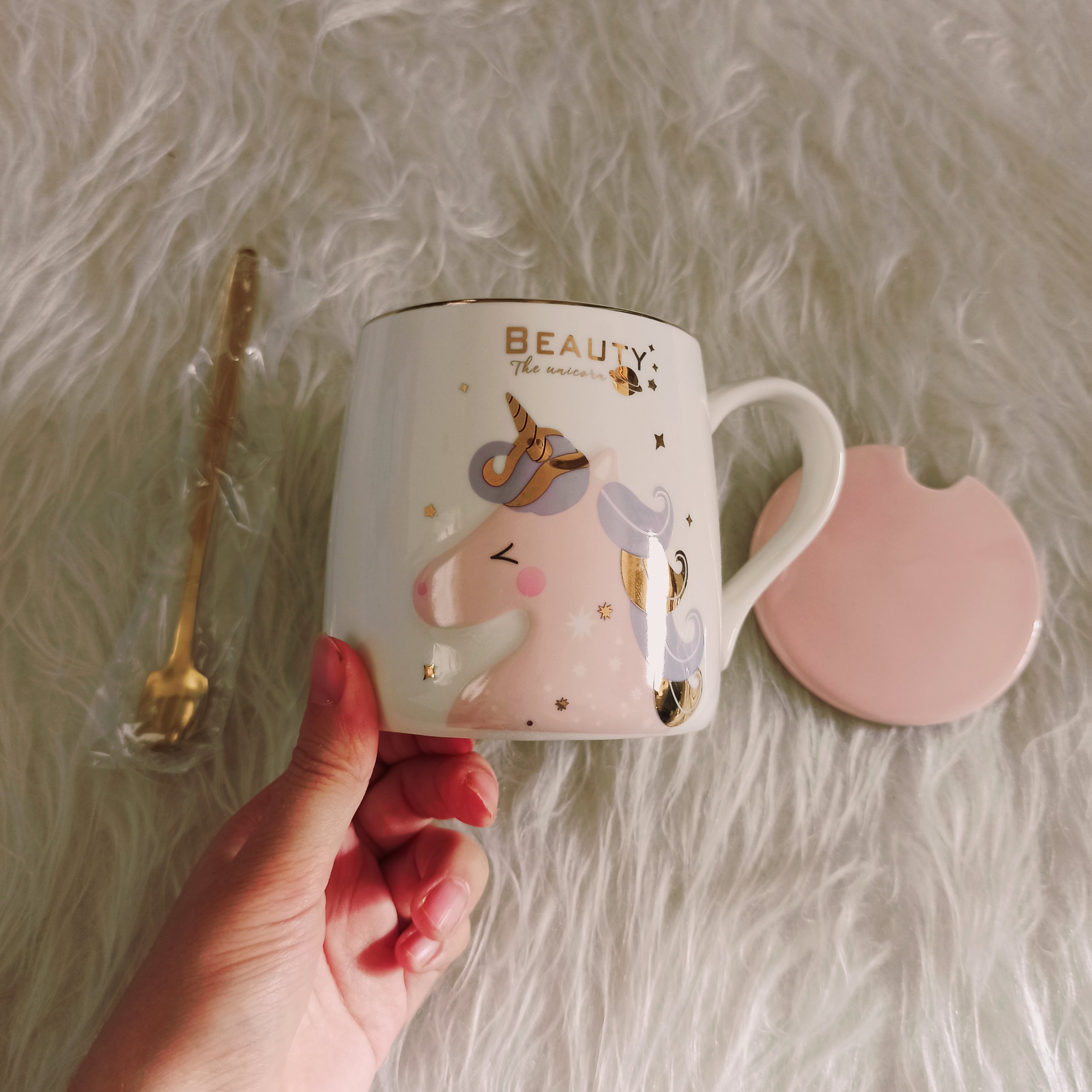 ماگ یونیکورن، سرامیکی، درب دار، دارای قاشق فلزی، حجم360میلی لیتر(بسته بندی شیک +اشانتیون) 