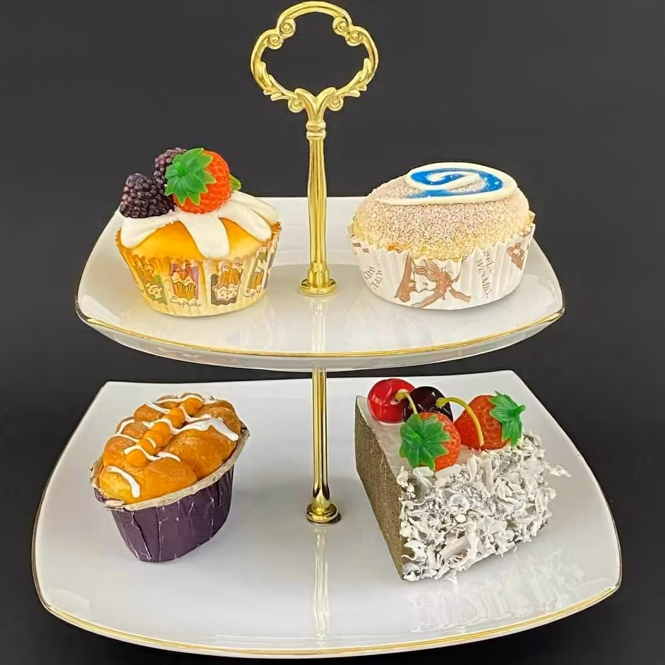 شیرینی خوری لب طلایی چهار گوش