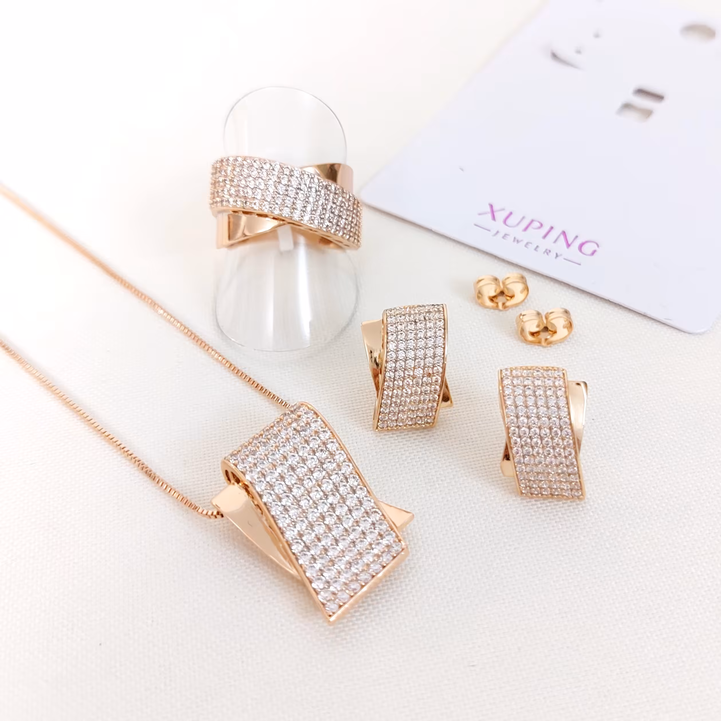 سرویس ژوپینگ مجلسی نگیندار فوق العاده شیک و مجلسی با آبکاری طلا و رنگ ثابت و ضد حساسیت 