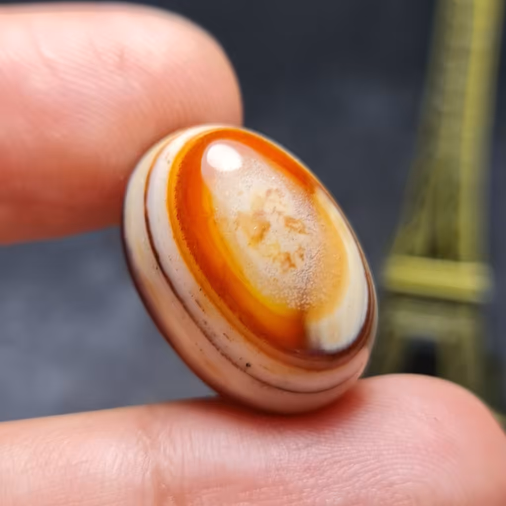  نگین فوق العاده زیبای سنگ عقیق سه پوست خاص اصل معدنی
کد  27390