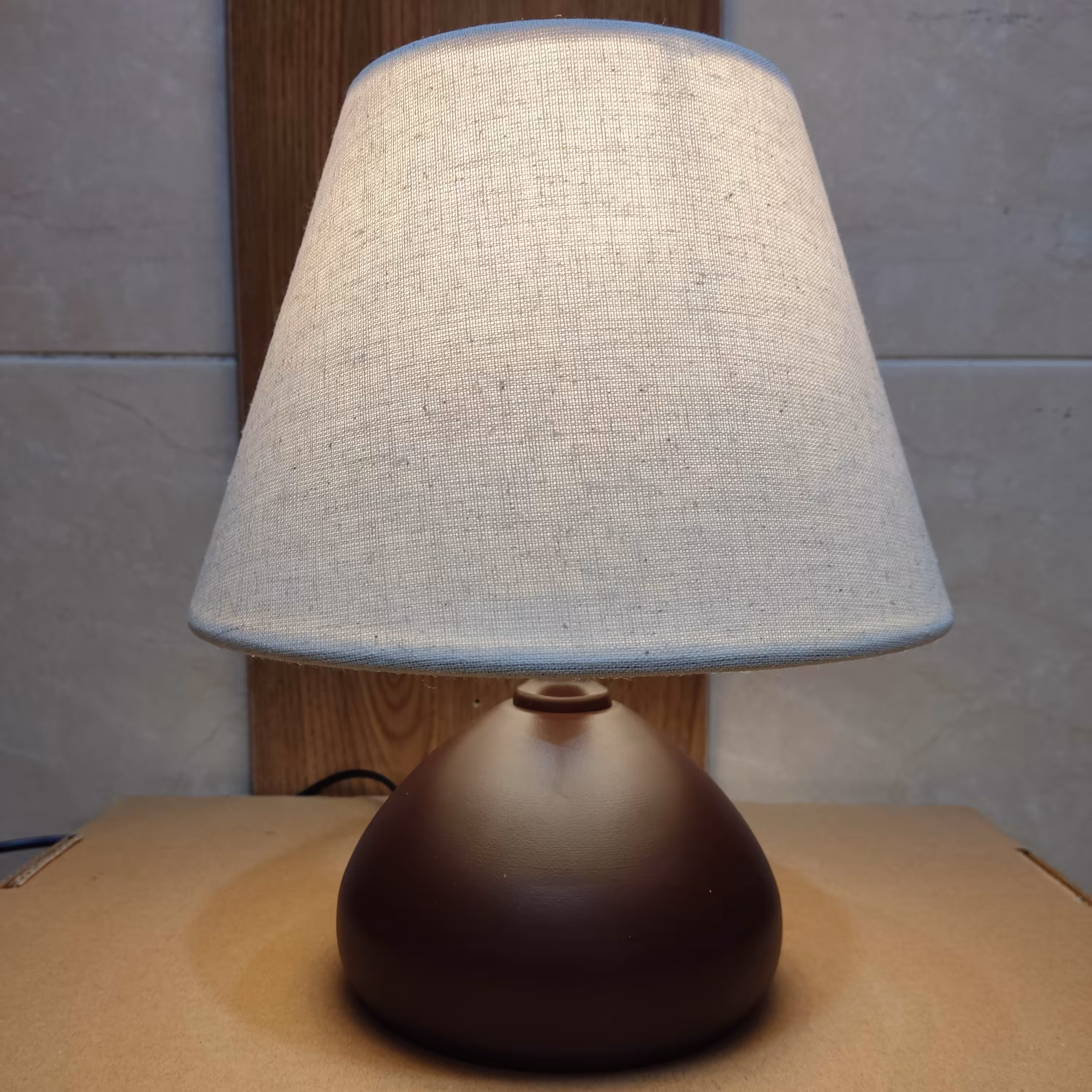 آباژور رومیزی پایه فلزی